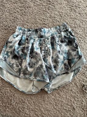 Lululemon Women’s Watercolor Active Shorts - Blue Gray